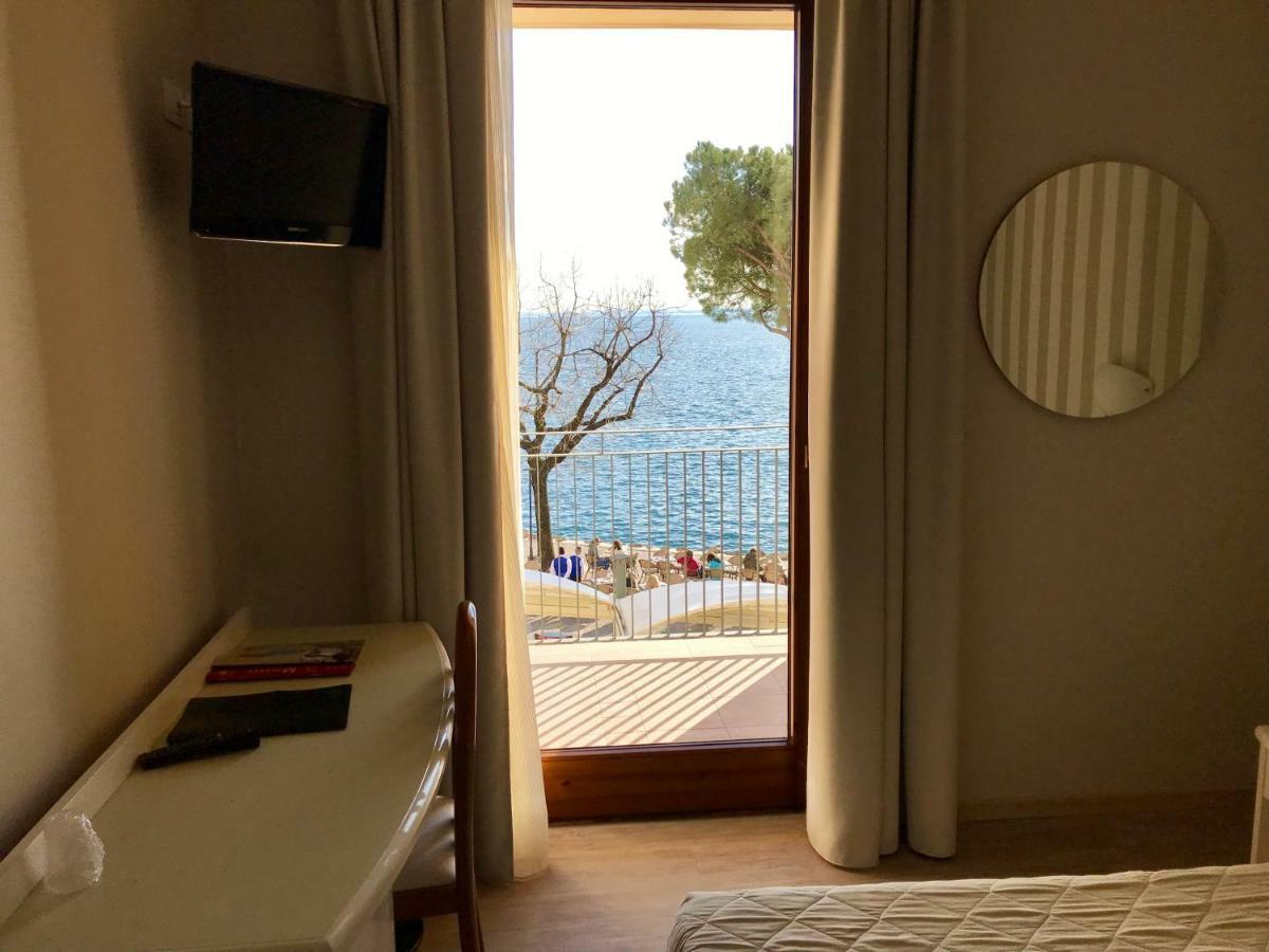 Hotel Roma Garda  Exterior photo