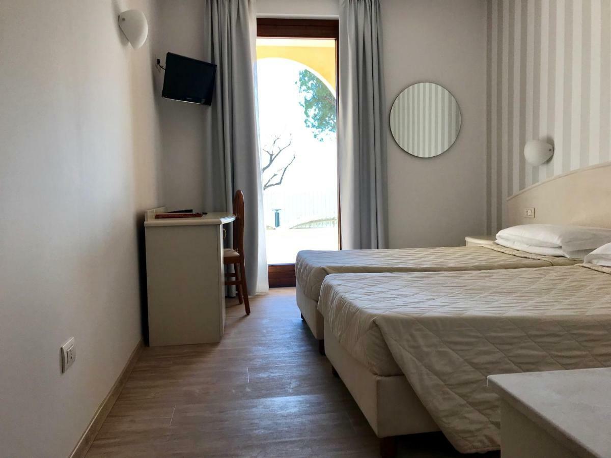 Hotel Roma Garda  Exterior photo
